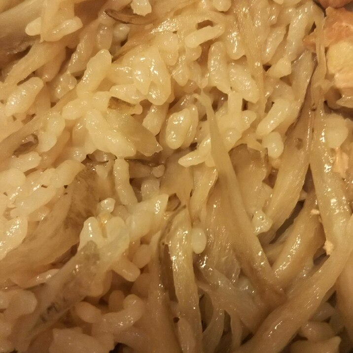 ごぼうとにんじんの炊き込みご飯